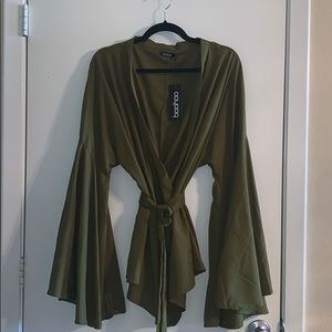 Extreme Sleeve Wrap Top